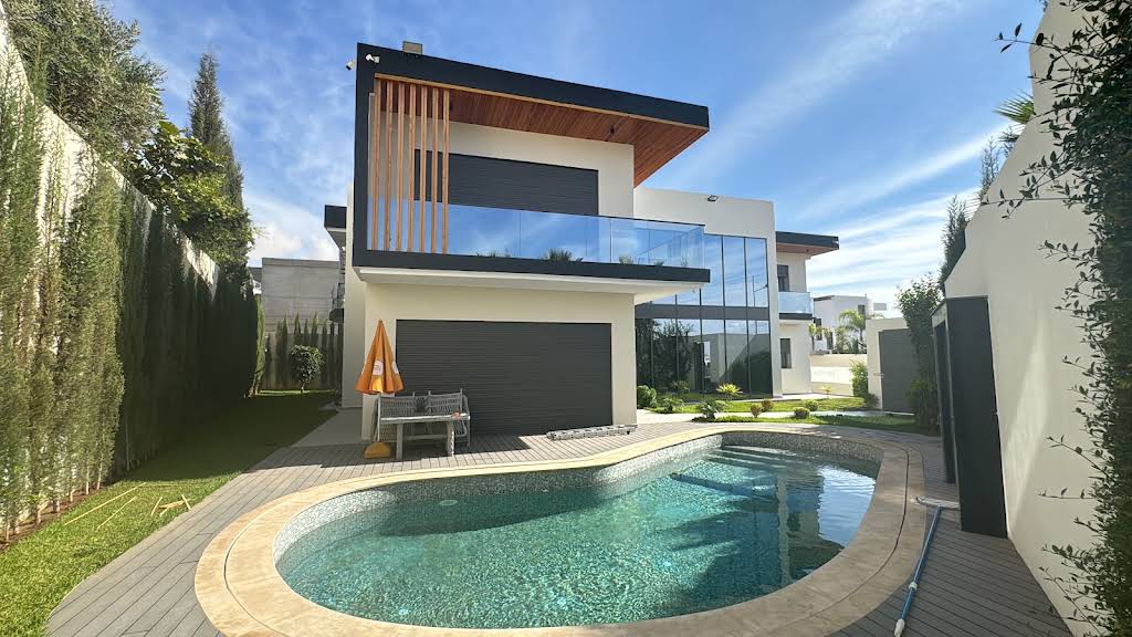 Villa contemporaine avec piscine — Agadir Bay